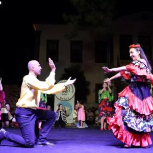 mentesede uluslararasi halk danslari senligi DhK2gIw5