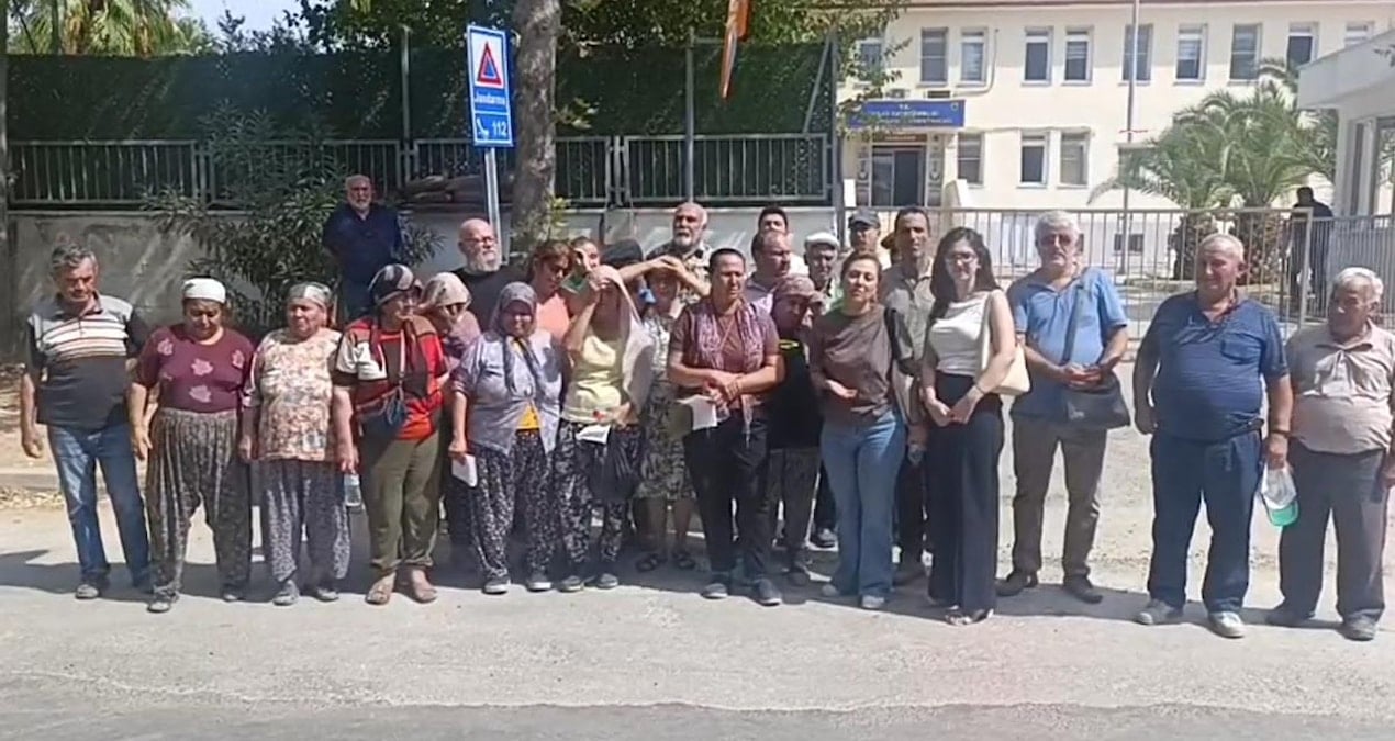 akbelende zeytin direnisinde gozaltina alinan muhtar ve koyluler serbest birakildi Tr4VhSQA