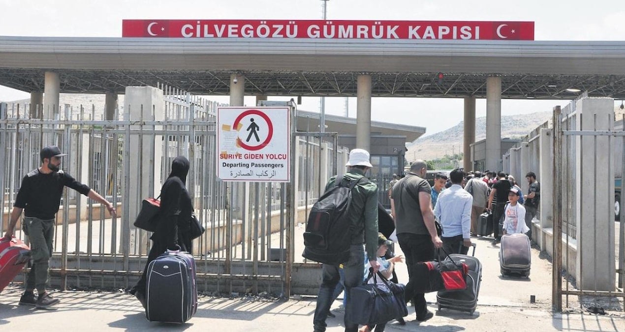 bakan yerlikaya acikladi ulkesine donen suriyeli sayisi belli oldu Fd5GGj9W