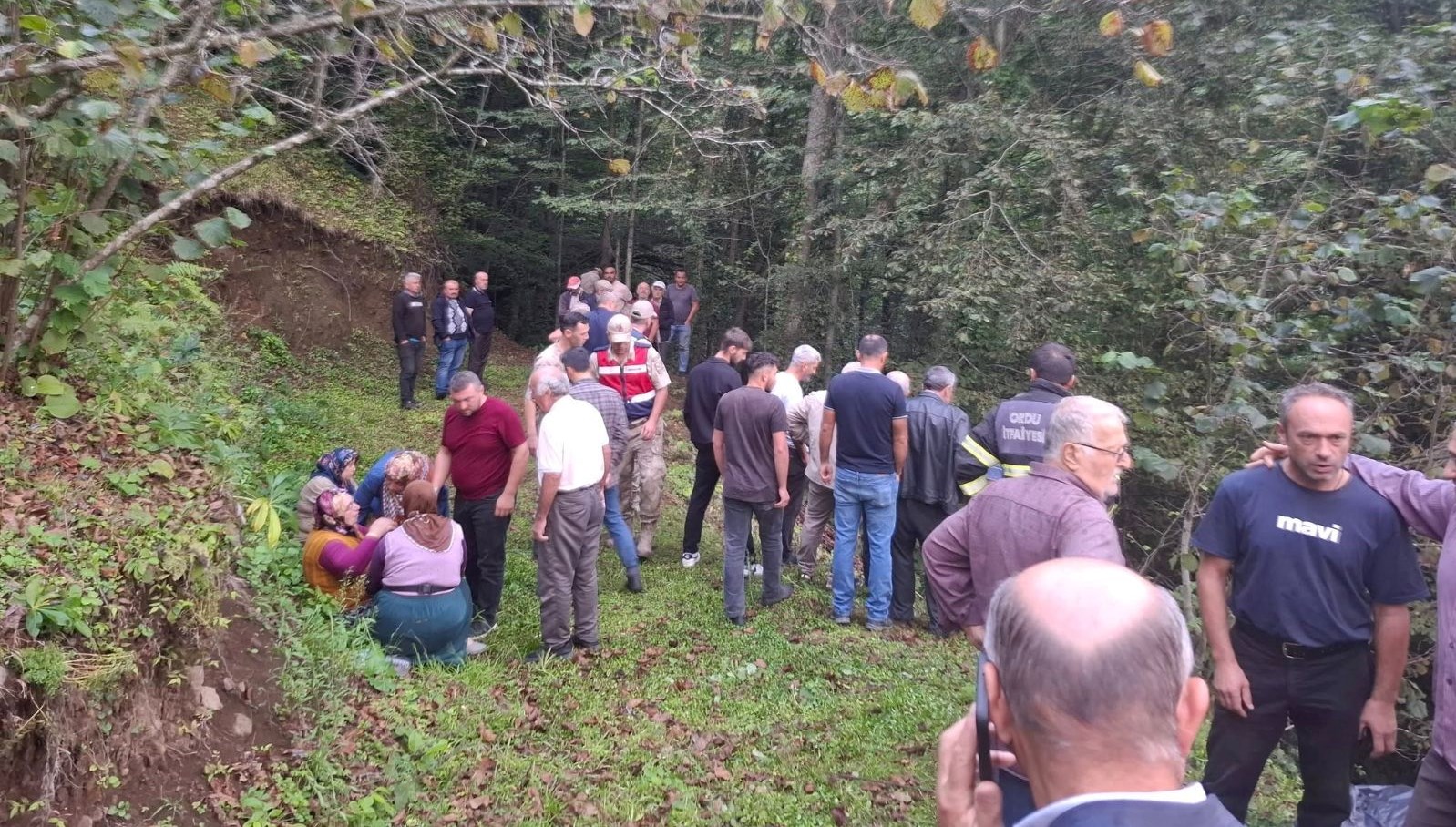 ucuruma yuvarlanan patpatin altinda can verdi cjLbsT8i