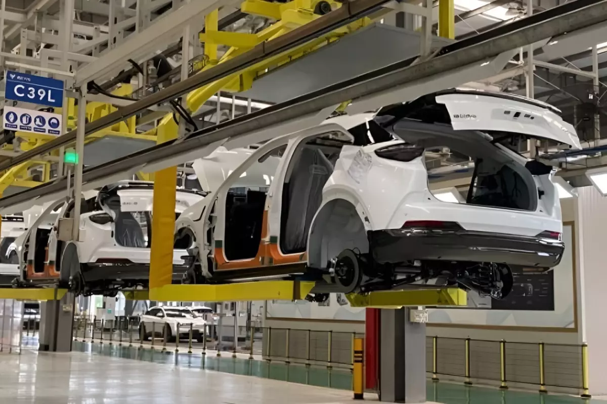 binlerce calisani bulunan otomotiv devi iflas bayragini cekti EunU7GEh.jpg