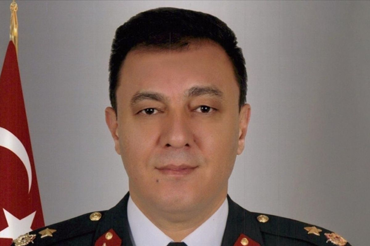 kalp krizi geciren jandarma kom daire baskani tuggeneral selami aksit hayatini kaybetti ybhBsAXh.jpg