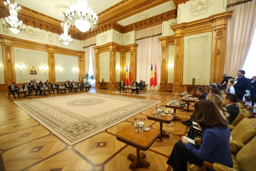 Numan Kurtulmuş, Bükreş’te Romanya Senato Başkanı ile Görüştü