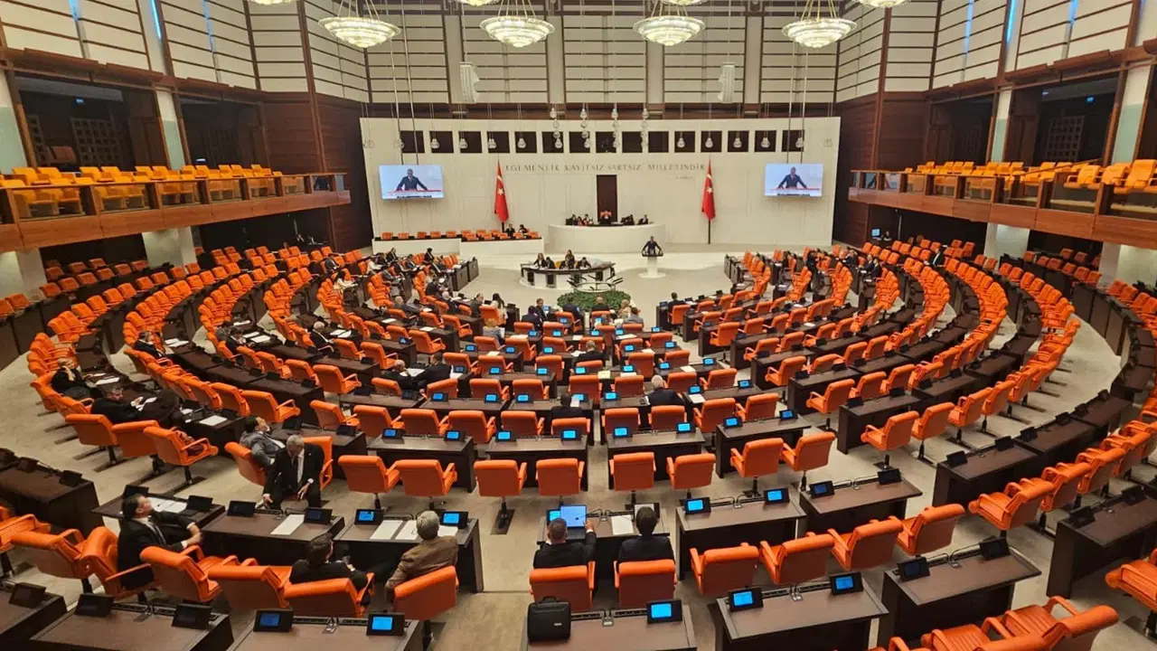 Kktc onergesi akp ve mhpye takildi 3ugljPGs